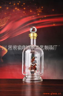 玻璃工艺酒瓶的艺术魅力与市场价值探析——以河北宏鑫玻璃工艺制品厂为例